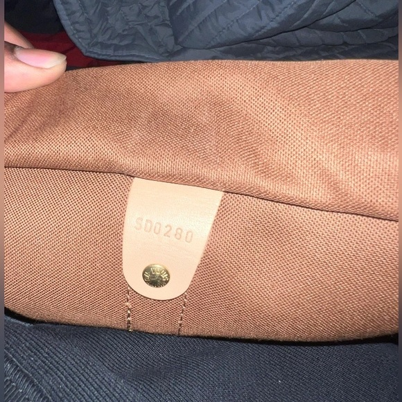 Louis Vuitton Keepall Bandoulière 55 - Picture 12 of 15